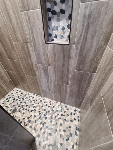 4800 Hambletonian Lane, Mustang, OK 73064