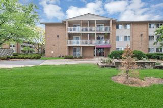 940 BEAU Drive 202, Des Plaines, IL 60016