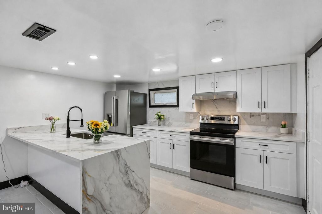 1110 BRADLEY RD, Pasadena, MD 21122