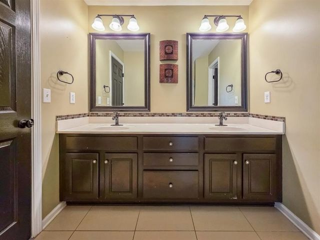 6016 Fords Lake Court, Acworth, GA 30101