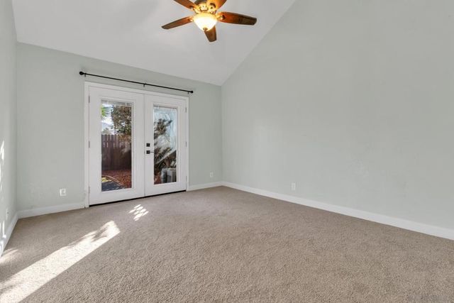 422 Devonshire Gln, Escondido, CA 92027
