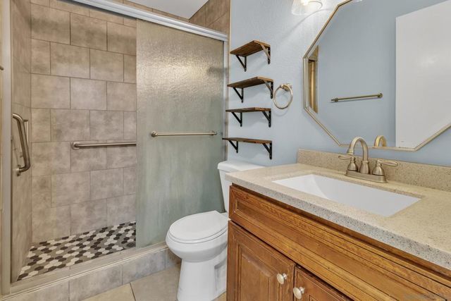 422 Devonshire Gln, Escondido, CA 92027