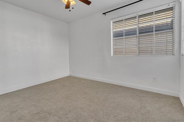 422 Devonshire Gln, Escondido, CA 92027