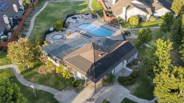 422 Devonshire Gln, Escondido, CA 92027