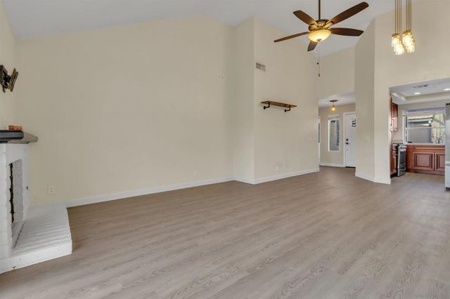 422 Devonshire Gln, Escondido, CA 92027