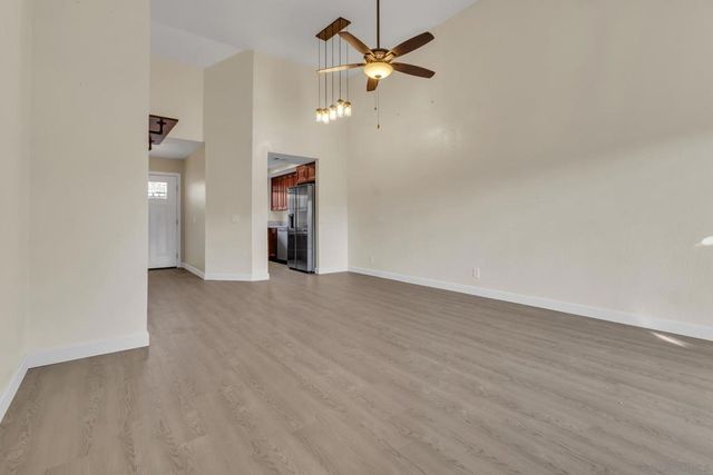 422 Devonshire Gln, Escondido, CA 92027