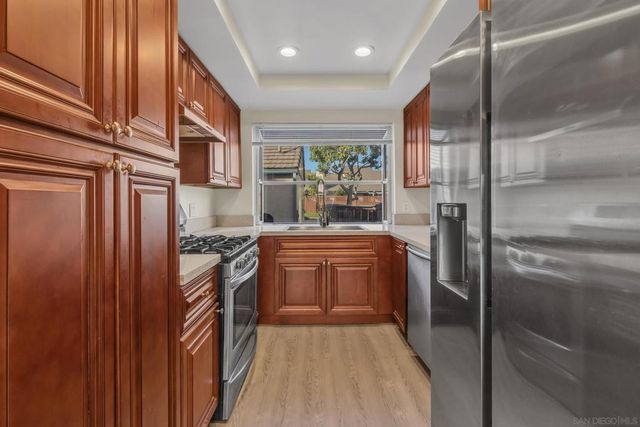422 Devonshire Gln, Escondido, CA 92027