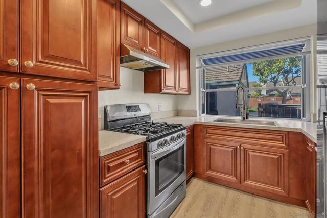 422 Devonshire Gln, Escondido, CA 92027
