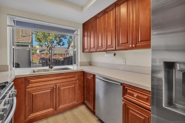422 Devonshire Gln, Escondido, CA 92027
