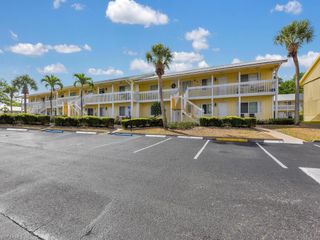 4617 Bayshore DR H5, Naples, FL 34112