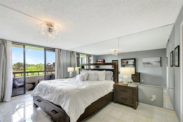 4770 Fountains Dr 304, Lake Worth, FL 33467