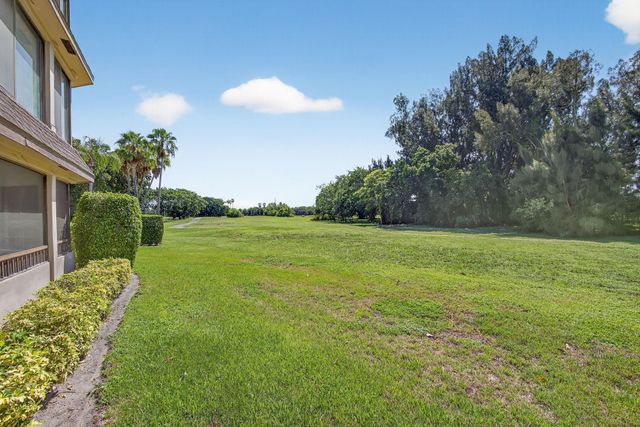 4770 Fountains Drive 304, Lake Worth, FL 33467