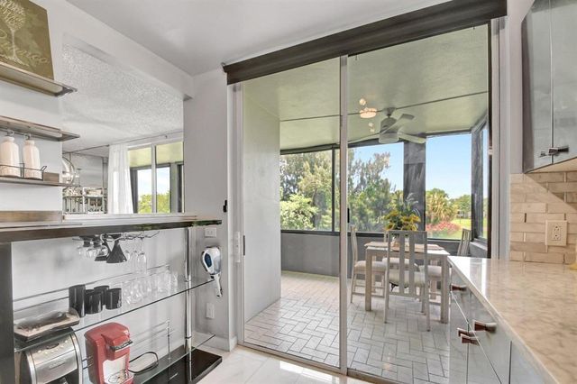 4770 Fountains Dr 304, Lake Worth, FL 33467