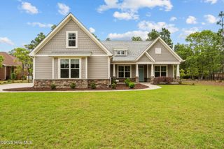 104 Leewood Court, West End, NC 27376