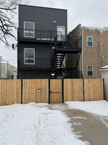 2622 W Adams Street 3, Chicago, IL 60612