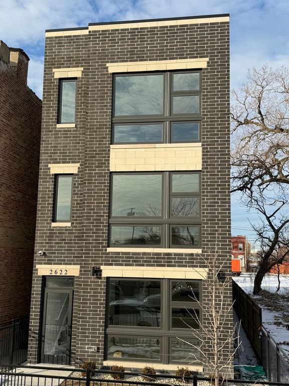 2622 W Adams Street 3, Chicago, IL 60612
