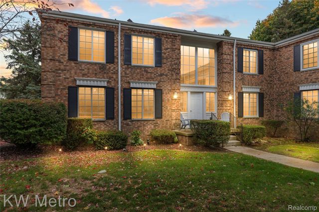 635 E Fox Hills Drive 41, Bloomfield Hills, MI 48304