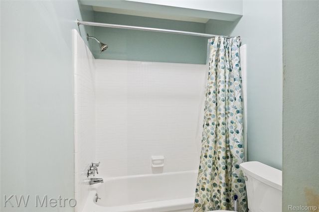 635 E Fox Hills Drive 41, Bloomfield Hills, MI 48304