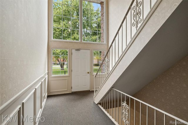 635 E Fox Hills Drive 41, Bloomfield Hills, MI 48304