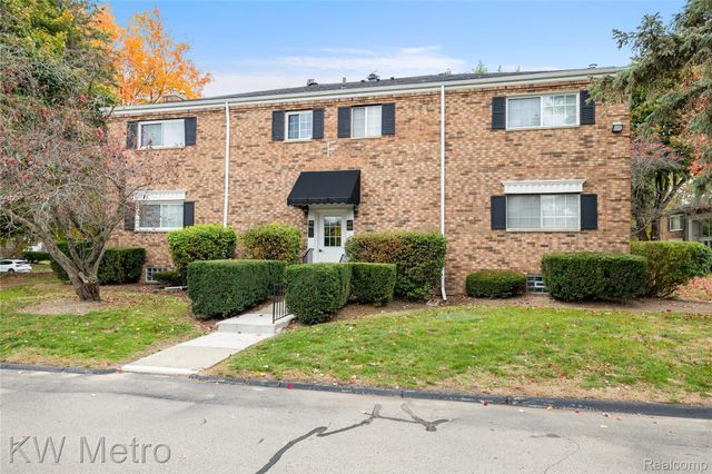 635 E Fox Hills Drive 41, Bloomfield Hills, MI 48304