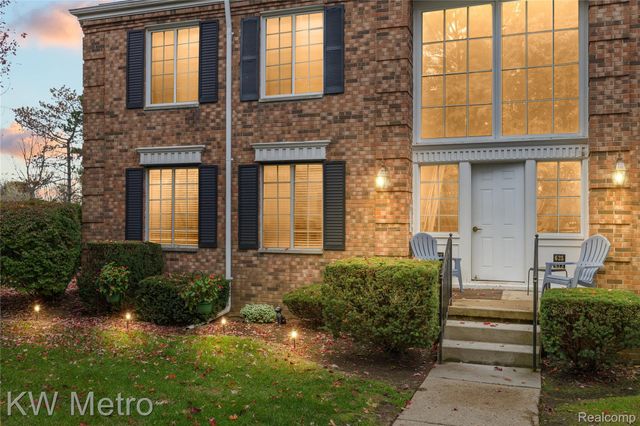 635 E Fox Hills Drive 41, Bloomfield Hills, MI 48304