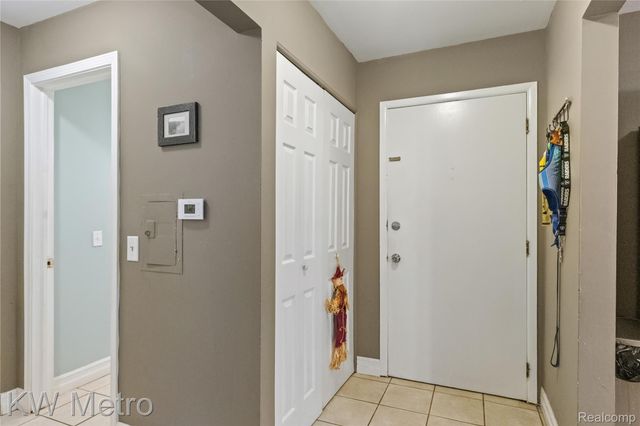 635 E Fox Hills Drive 41, Bloomfield Hills, MI 48304