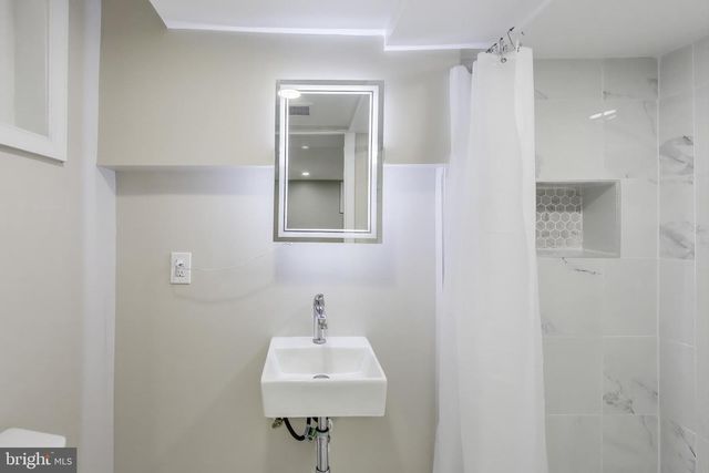 1700 FORT DAVIS ST SE, Washington, DC 20020