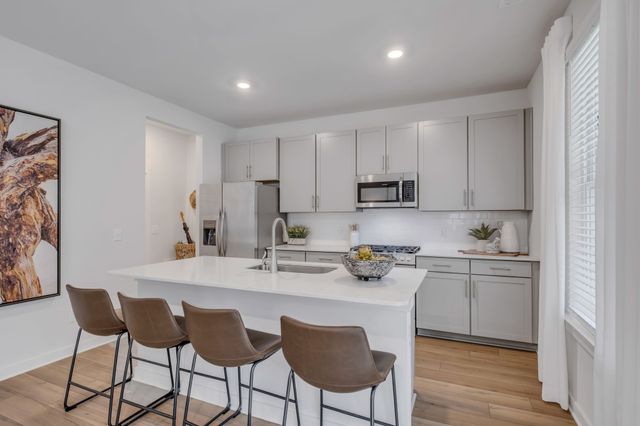 108 Longwood Drive, Lebanon, TN 37087