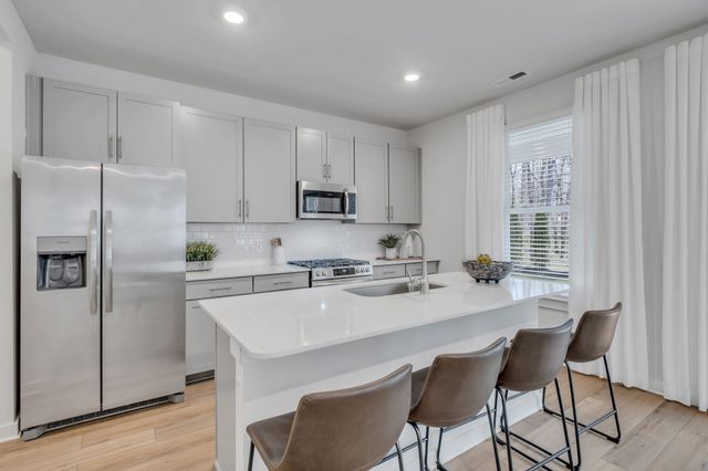 108 Longwood Drive, Lebanon, TN 37087