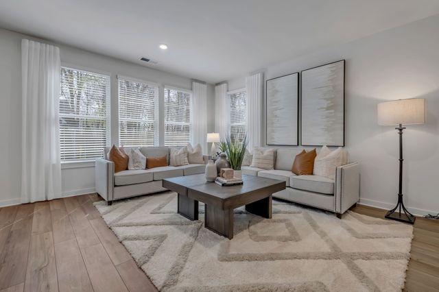 108 Longwood Drive, Lebanon, TN 37087