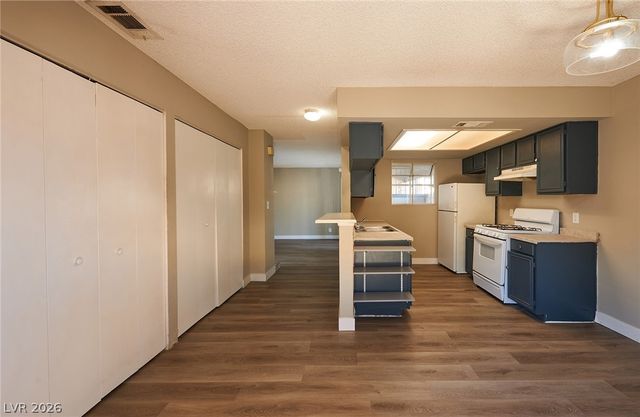 213 North Lamb Boulevard E, Las Vegas, NV 89110