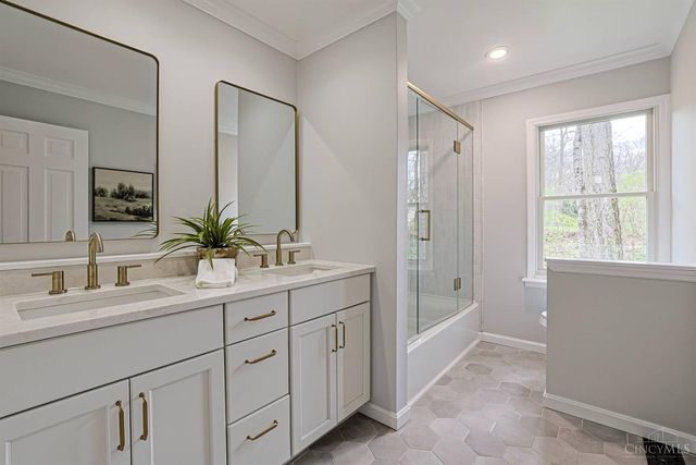 7811 Shawnee Run Road, Indian Hill, OH 45243