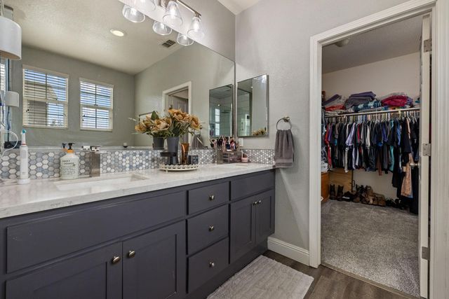 4130 Enclave Dr, Turlock, CA 95382