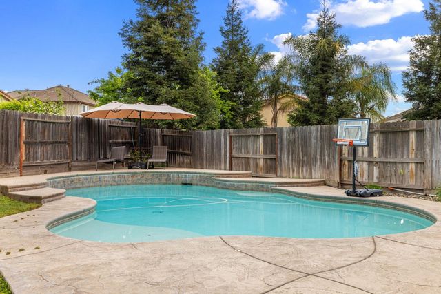 4130 Enclave Dr, Turlock, CA 95382