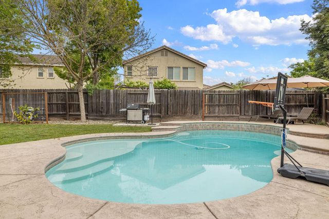 4130 Enclave Dr, Turlock, CA 95382