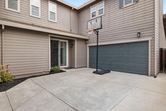 4130 Enclave Dr, Turlock, CA 95382