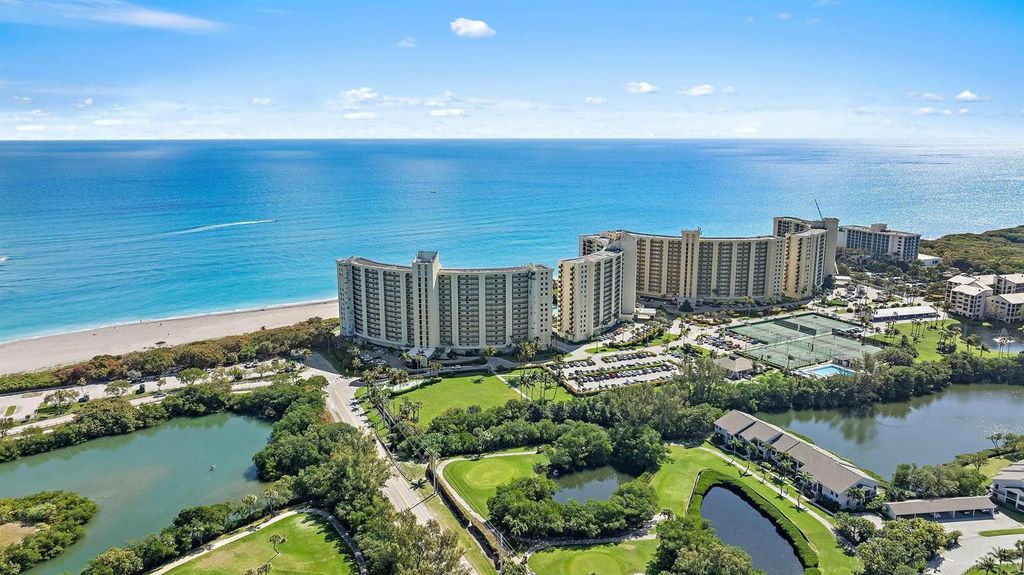 Image 20 of property listing at 400 Ocean Trail Way 1310, Jupiter, FL 33477