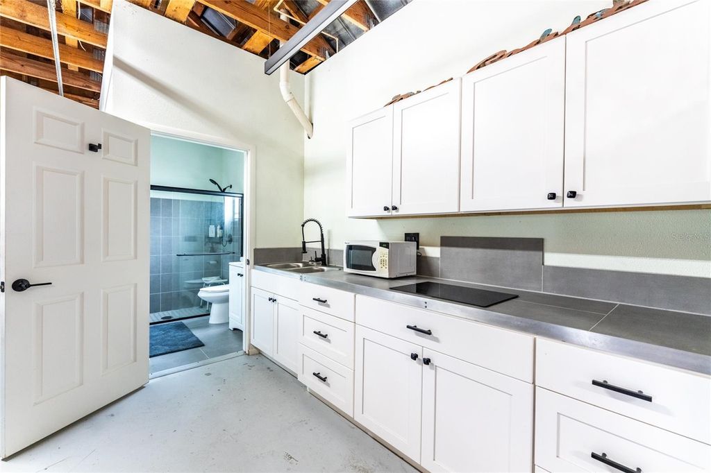 Image 11 of property listing at 17201 PRAIRIE CREEK BOULEVARD, Punta Gorda, FL 33982