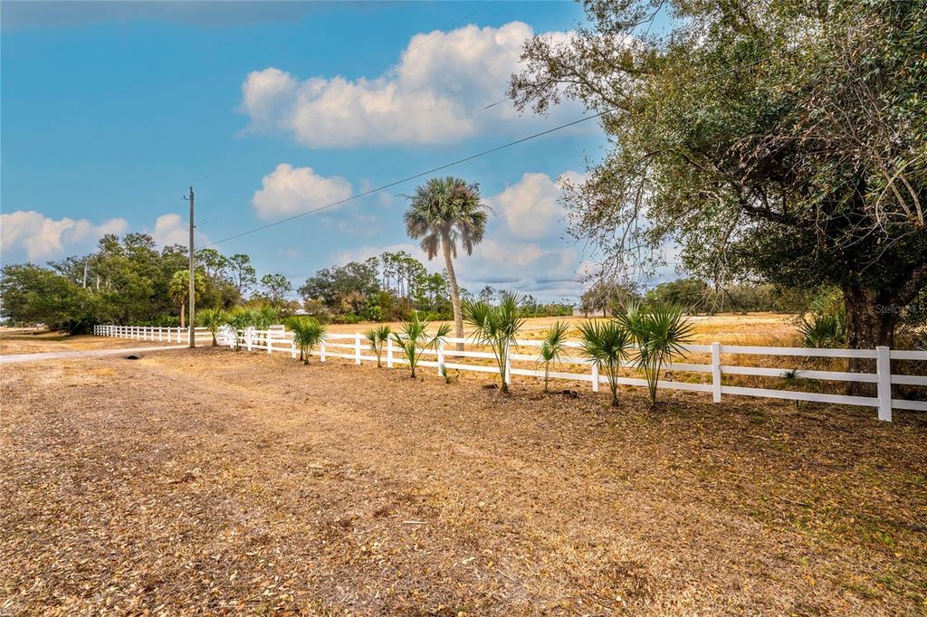 Image 33 of property listing at 17201 PRAIRIE CREEK BOULEVARD, Punta Gorda, FL 33982