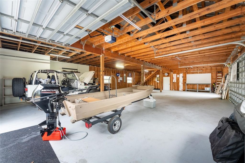 Image 8 of property listing at 17201 PRAIRIE CREEK BOULEVARD, Punta Gorda, FL 33982