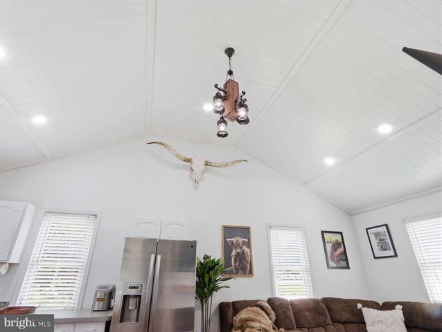 8829 FORT SMALLWOOD RD, Pasadena, MD 21122