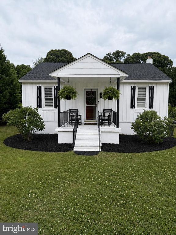 8829 FORT SMALLWOOD RD, Pasadena, MD 21122