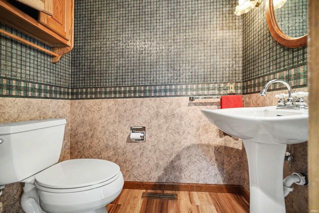 1212 Echo Drive, South Bend, IN 46614