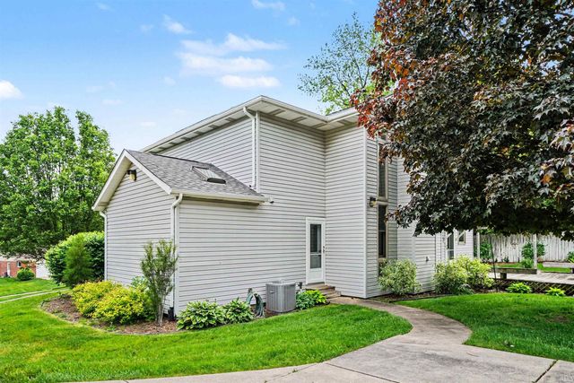1212 Echo Drive, South Bend, IN 46614