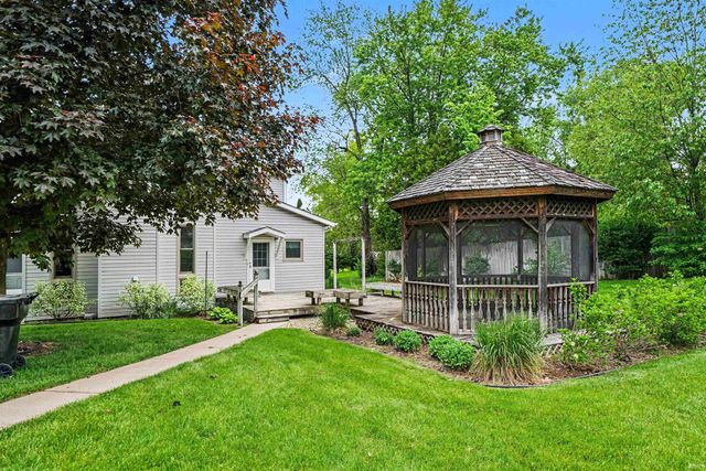 1212 Echo Drive, South Bend, IN 46614