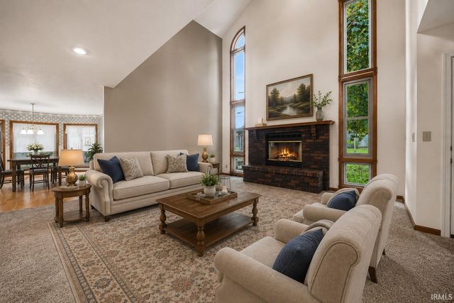 1212 Echo Drive, South Bend, IN 46614