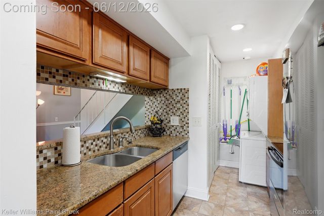 3192 Beechtree Court, Orion Charter Township, MI 48360