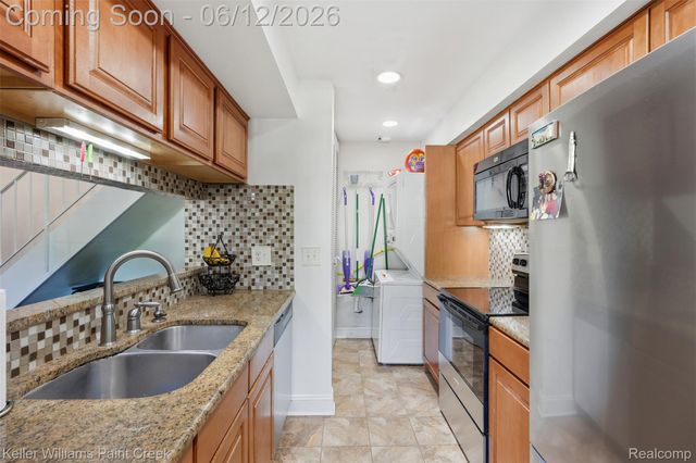 3192 Beechtree Court, Orion Charter Township, MI 48360