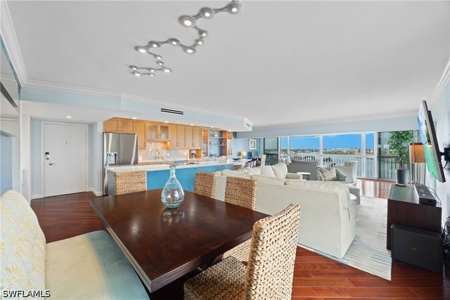 250 Park Shore DR 803, Naples, FL 34103