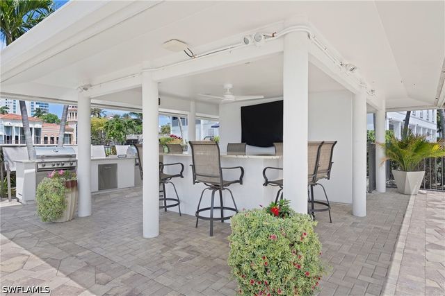 250 Park Shore DR 803, Naples, FL 34103